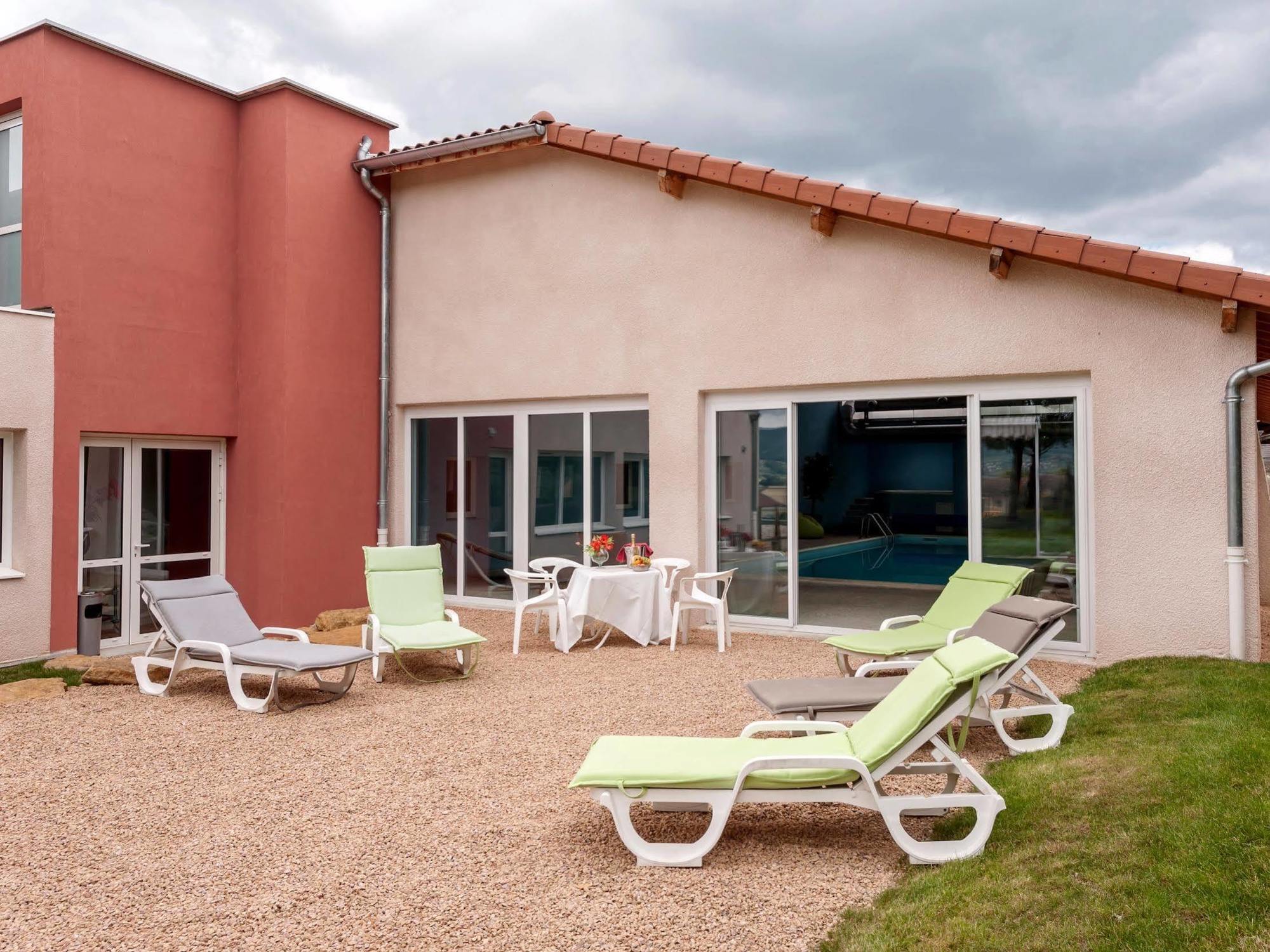 Hotel Le Chatard Sarcey Extérieur photo