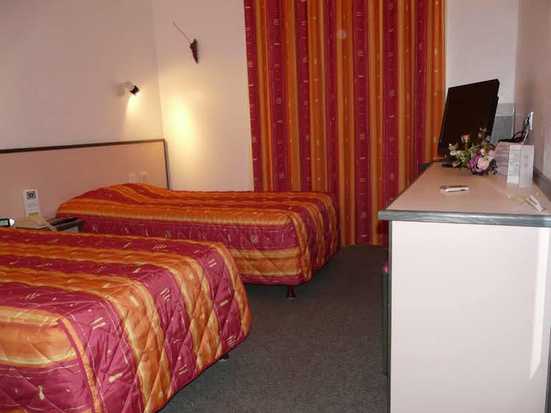 Hotel Le Chatard Sarcey Extérieur photo